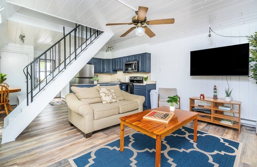 Stevensville Condo | Lake Michigan Beach Cottage with private beach and pools!