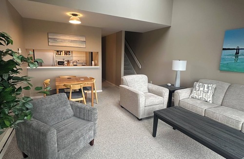 Glen Arbor Condo | Lake Michigan beachfront in glen arbor. 2-bed/2-bath. beach fire pit and Wi-Fi
