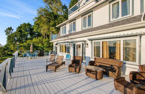 Lake Michigan Beach House | Lake Michigan Retreat- Upper Duplex
