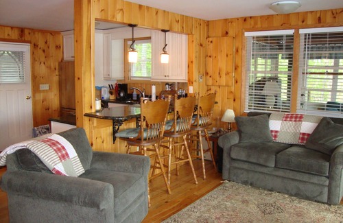 Bala Cottage | Lake Muskoka 4 BR Cottage, Sandy Beach, Sunny Decks, Private