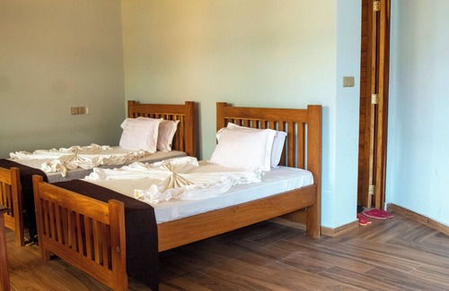 Matema Hotel | LAKE NYASA RESORT & CAMPSITE