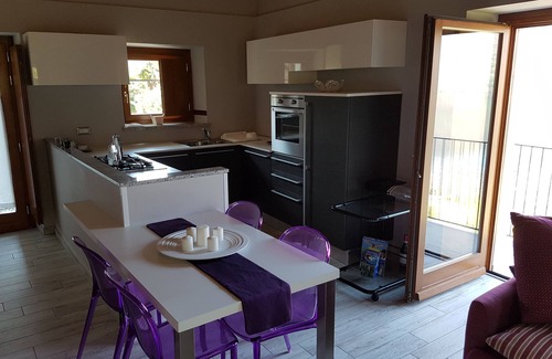 Crabbia Apartment | LAKE ORTA - LAKE VIEW APARTMENT, PRIVATE BEACH AND BALCONIES (FIRST FLOOR)