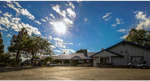 Weed Apartment | Lake Shastina Golf Resort