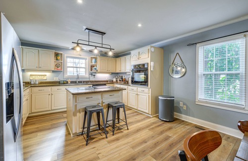 Milledgeville House | Lake Sinclair Retreat w/Big Water Views & Dock!