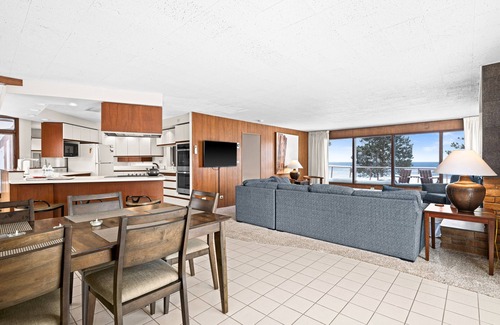 Park Point House | Lake Superior Beach House: Kayaks Provided
