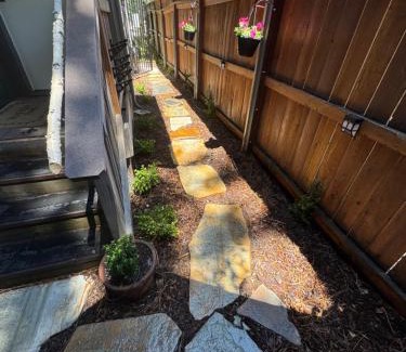 Al Tahoe House | Lake Tahoe Luxury Guest Quarters