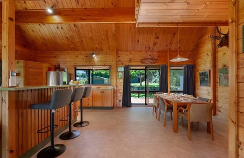 Waipahihi House | Lake Terrace Lockwood Taupo