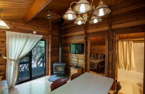 Gordonville Resort | Lake Texoma Camping Resort Cabin 4