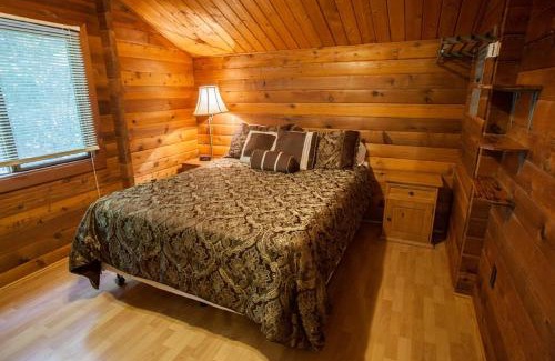 Gordonville Resort | Lake Texoma Camping Resort Cabin 4