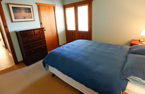 Wallaga Lake House | Lake Therapy 1 Fairhaven Point Way- Quiet lakeside. Bermagui