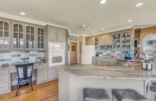 Trimble House | Lake Therapy: 5 BR, 4.5 BA House in Crane Hill, Sleeps 18