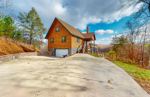 New Tazewell House | Lake Therapy Hideaway