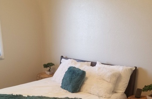 Buena Vista County House | Lake Town Home by All Season Water Resort, Free WiFi & Coffee on us!