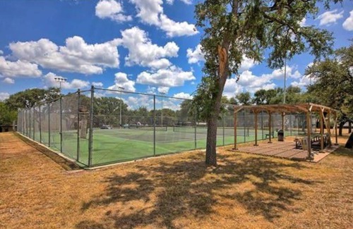 Point Venture Apartment | Lake Travis Oasis, Walk to Pool, Gym, Marina, Food