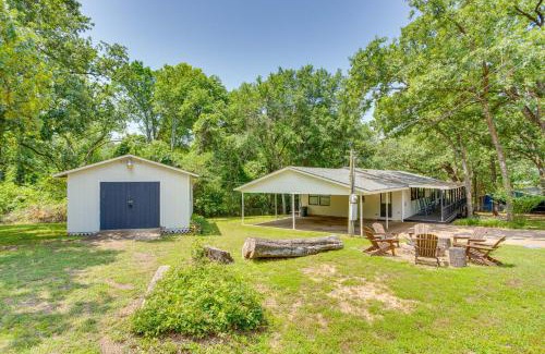 Enchanted Oaks House | Lake View and Decks Pet-Friendly Mabank Home