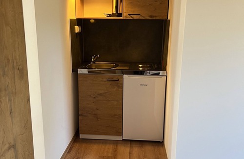 Mellensee Apartment | Lake view apartment direct water access up to 4 pers. - Restaurant at the wildlife park