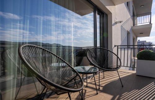 Ramnicu Valcea Apartment | Lake view apartment - free parking