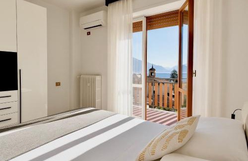 Vassena Apartment | Lake View Apartment - Parking Included
