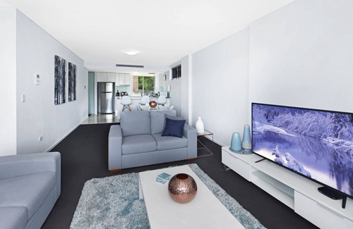 Avoca Beach Apartment | Lake View @ Avoca Beach