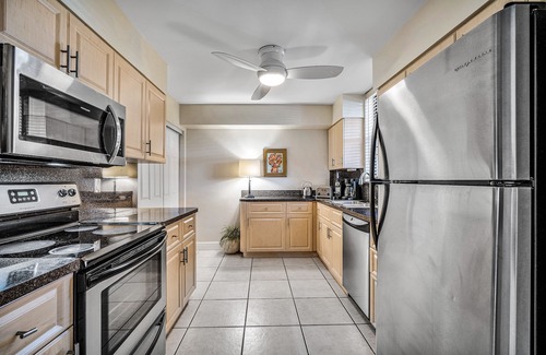 Delray Beach Condo | Lake View Condo, Close to Beach And Downtown Delray