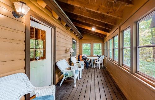 Wayne House | Lake View Cottage