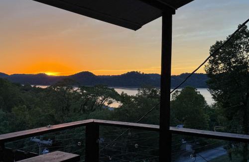 Silver Point House | Lake View Home in Silver Point Walk to Marina