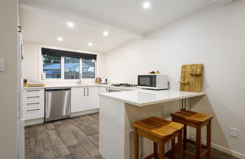 Mangakino House | LAKE VIEW RETREAT - Relax, Unwind, & Make Memories