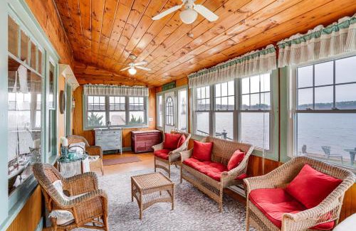 Pittsfield House | Lake Views and Dock Access - Pittsfield Cottage!
