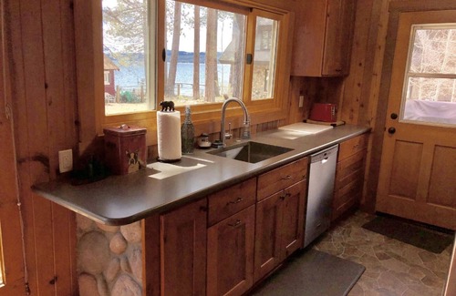 Brockway Cabin | Lake Views from every room; Hot tub; Dog Friendly; Steps to year round fun