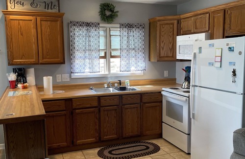 Manitou Beach-Devils Lake Cottage | Lakefront Family Retreat-Great set up for multi generational families