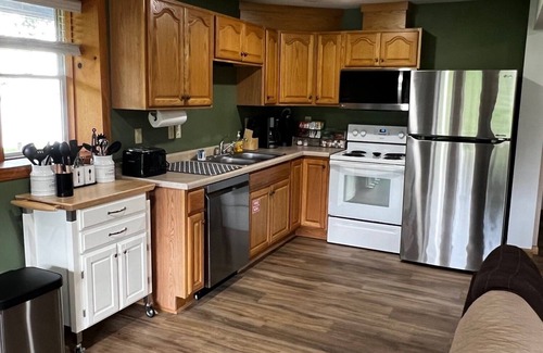 Lake Wissota Apartment | 🔥 Lakefront · 2 Docks · Portable Fire Pit · Grill · Laundry, 1 night stays