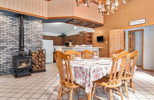 Johannesburg House | Lakefront 3 bedroom with indoor hot tub, close to both Gaylord and Lewiston