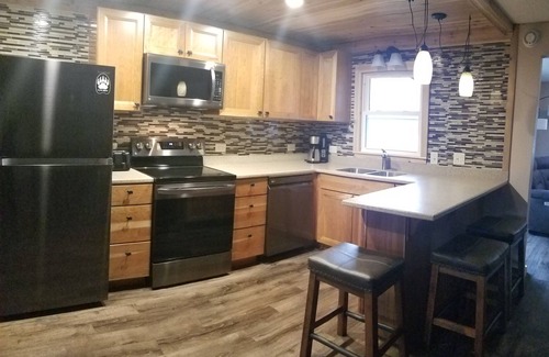 Finlayson Cabin | Lakefront! 3BR, 2.5 Bath, decks, dock, grill, fire pit, boats, dog friendly nnn