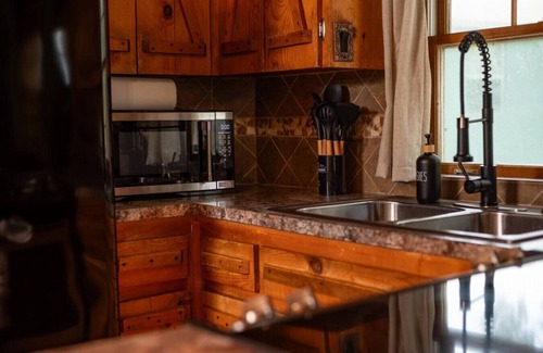 Auburndale Apartment | Lakefront 3BR+Loft, Jacuzzi, Games, Sleeps 12