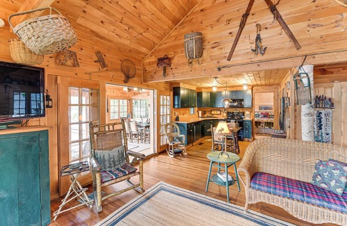 Huletts Landing House | Lakefront Adirondacks Home: Lake George Oasis!
