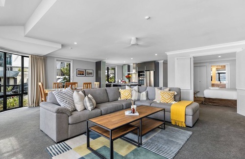 Queenstown Apartment | Lakefront at 912 | 2 Bedroom | Spacious