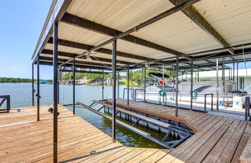 Brownwood House | Lakefront Brownwood Home with Private Boat Dock