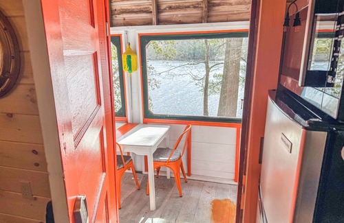 Orland Cabin | Lakefront Buoy Cabin Tiny Cabin @ Getogether Stays