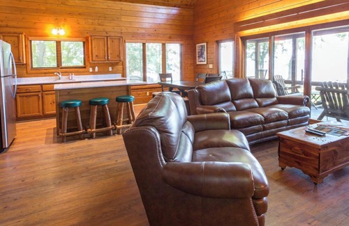 Nisswa Cabin | Lakefront Cabin w/Screened in Porch on Gull Lake