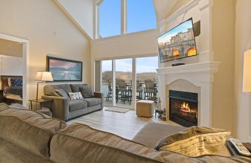 Camdenton Apartment | Lakefront Camdenton Condo Near Ha Ha Tonka and Golf!