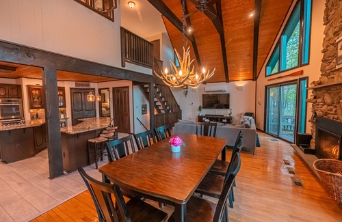 Lake Ariel Ski Chalet | ☀️ Lakefront Chalet - Stunning Views, Private Dock and A+ Location! 2024 Updates!