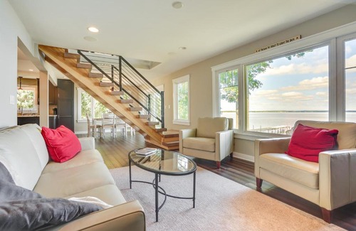 Lake Wissota House | Lakefront Chippewa Falls Haven with Private Deck!