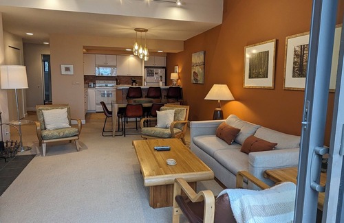 Maple City Condo | Lakefront condo on Lake Michigan. Fireplace. Beautiful resort setting.
