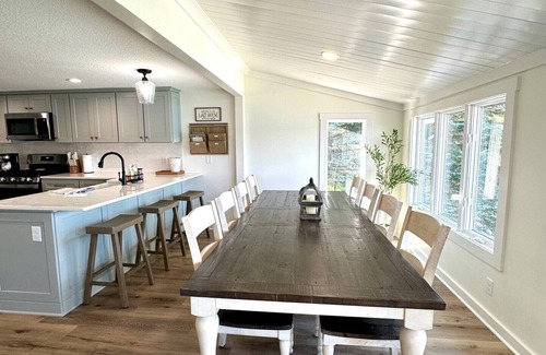 Angola House | Lakefront Cottage at Crooked Lake, Indiana to sleep 10-12