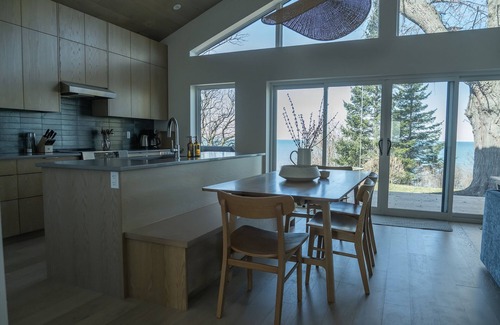 Dashwood Cottage | Lakefront Cottage with Private Beach, in beautiful Grand Bend