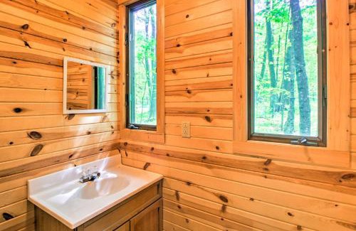 Cumberland House | Lakefront Cumberland Cabin with Dock and Fire Pit!