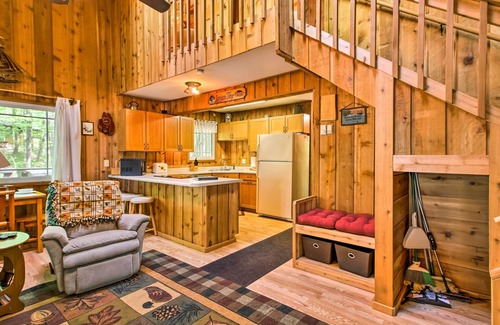 Cumberland Cabin | Lakefront Cumberland Cabin w/Dock & Fire Pit!