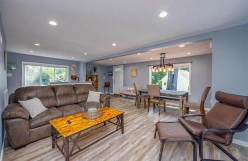 Mentor-on-the-Lake House | Lakefront Escape With Hot Tub and Modern Comforts