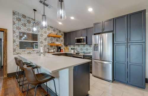 Lavon Cabin | Lakefront Estate With 2 Kitchens Perfect for Events & Families