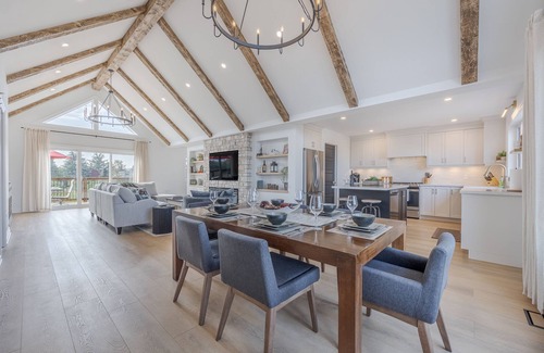Beamsville Other | Lakefront Farm House In Niagara | Hot Tub | Sauna | Fire Pit | Patio